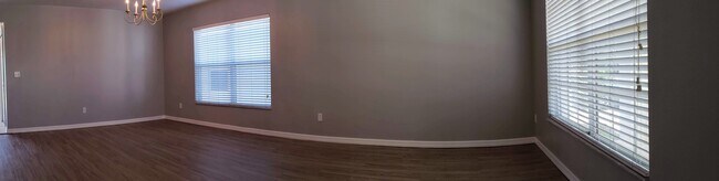 Building Photo - 4 Bedroom /2.5 bath Spacious Home In Sanford!
