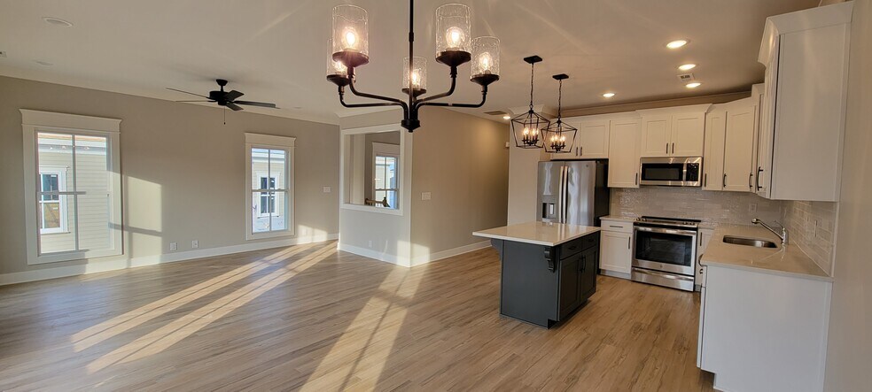 Building Photo - 10932 Monkshood Dr