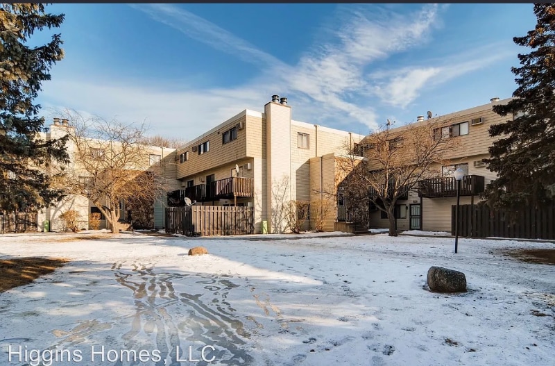 Building Photo - 7126 72nd Ln N