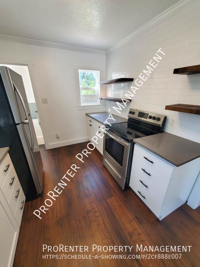 Building Photo - 145 W 200 N