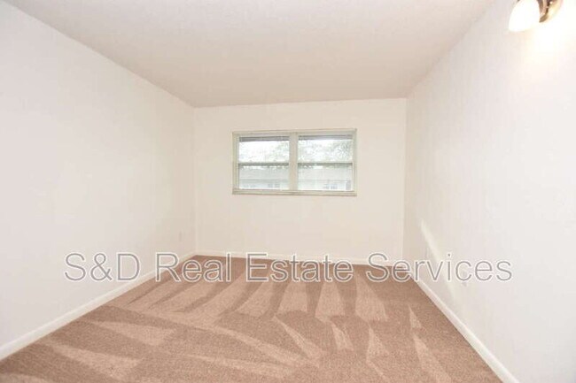 Building Photo - 141 Fernery Rd