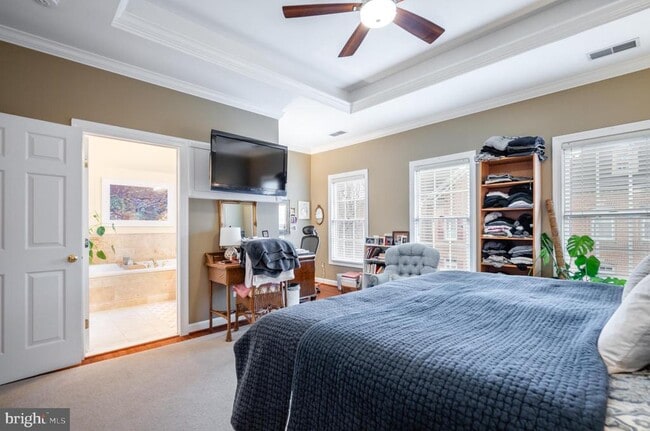 Building Photo - 259 Murtha St