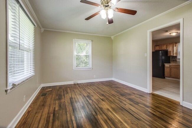 Building Photo - 6215 Laredo Ave