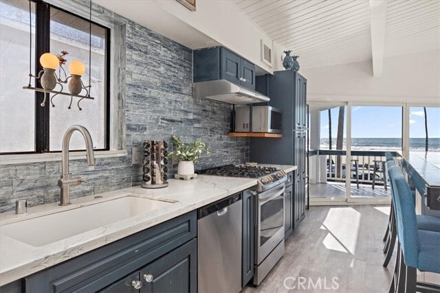 Building Photo - 2214 W Oceanfront