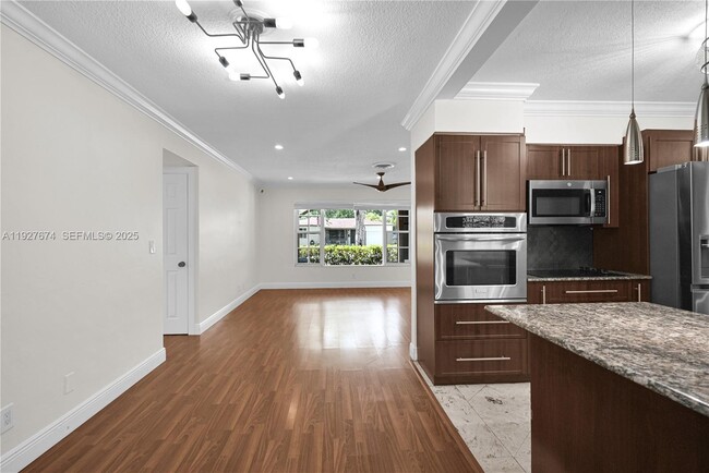 Building Photo - 5713 Jefferson St