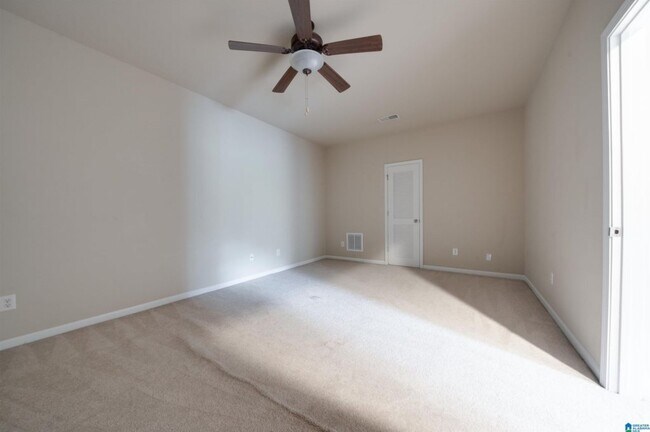 Building Photo - 304 Amber Ln