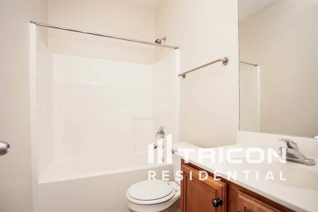 Building Photo - 1344 St Ives Ct