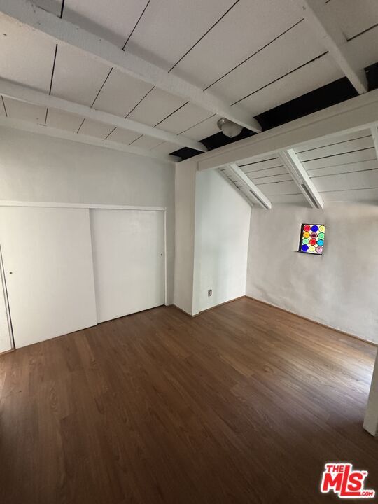 Building Photo - 825 N Beverly Glen Blvd