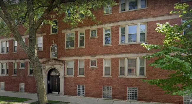 Primary Photo - 3449 W Schubert Ave