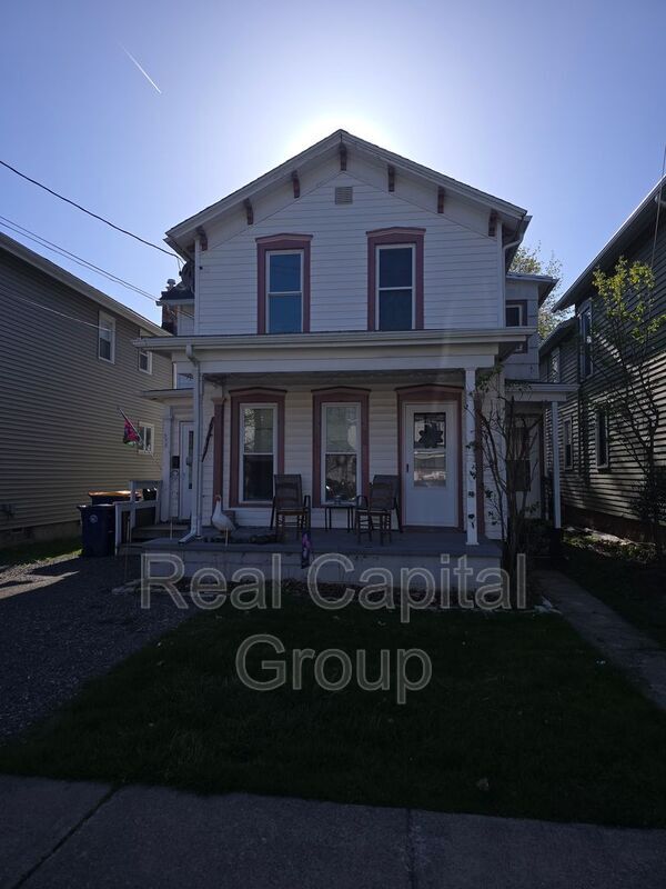 Primary Photo - 335 Pine St