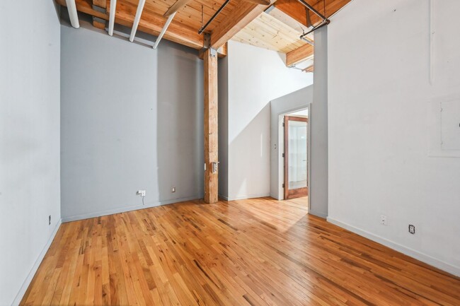 Building Photo - Open floor living at its best! 1 BR/2 BA l...
