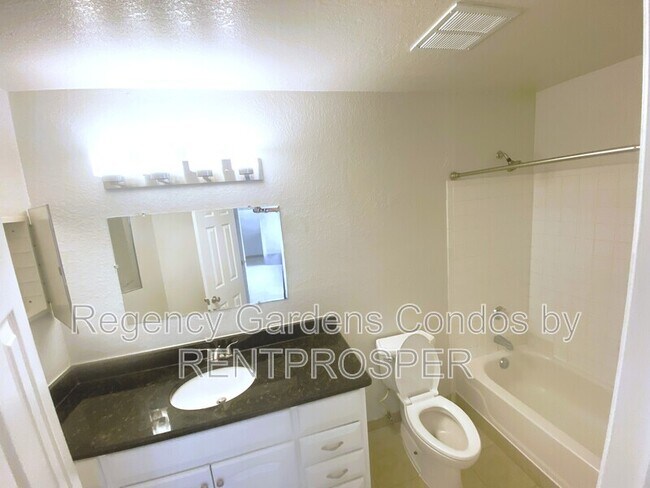 Building Photo - 4225 Thornbriar Ln