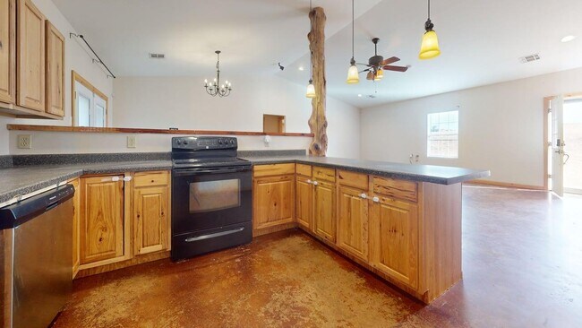 Building Photo - 12748 NE Wolf Rd