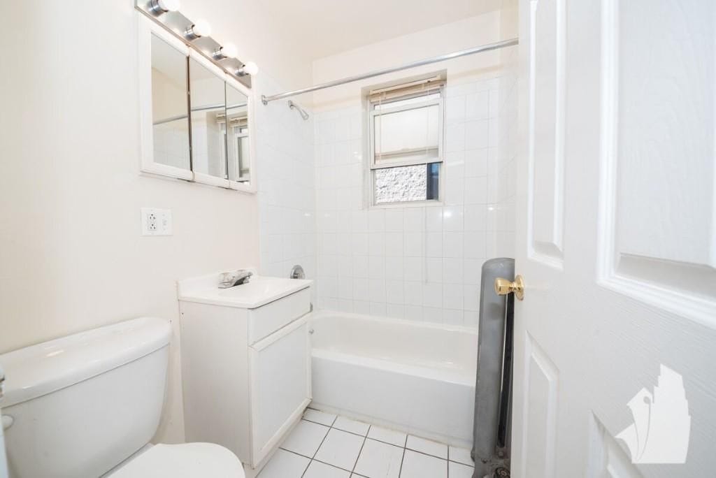 Building Photo - 914 W Dakin St