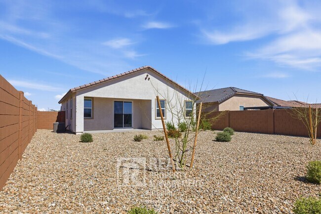 Building Photo - 17333 W Smoketree Dr