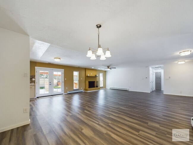 Building Photo - Beautifully Remodeled single Level Home Av...