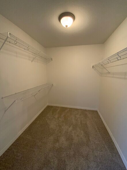 Building Photo - 3605 SW Carriageway Ave