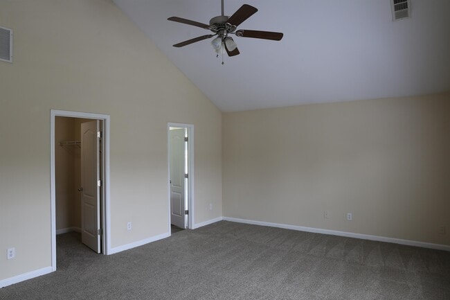Building Photo - 2245 Copper Trail Ln NE