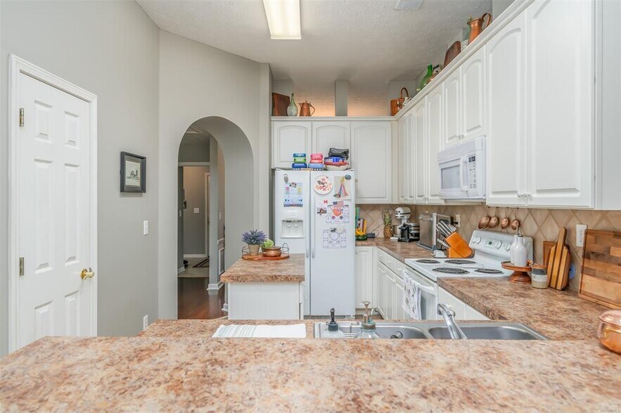 Building Photo - 9211 Hanston Pl