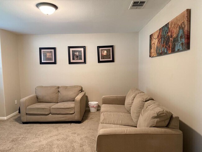 Building Photo - 206 Pheasant Ridge Dr