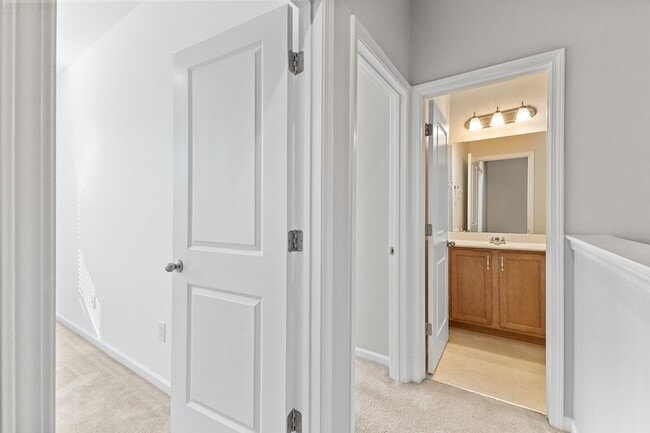 Building Photo - 1017 Fitchie Pl