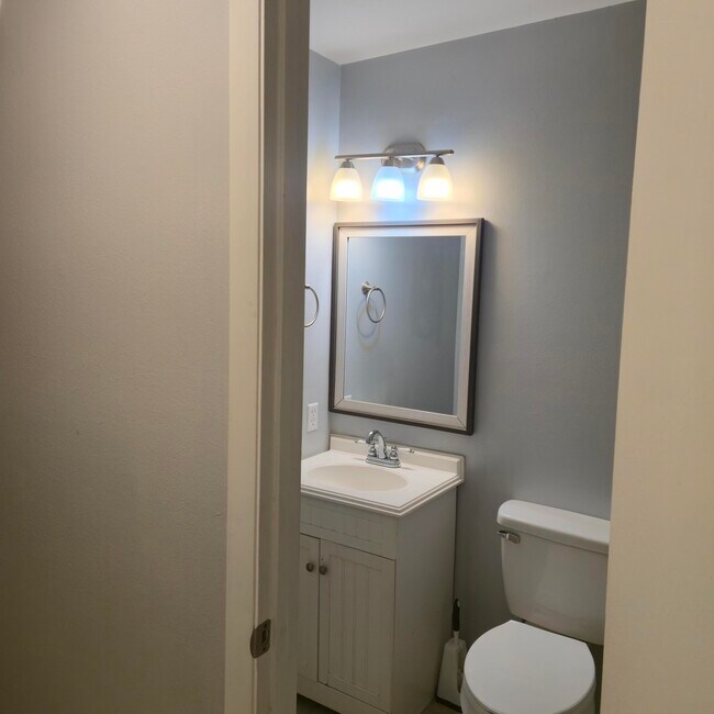 Building Photo - 348 Woodham Ct