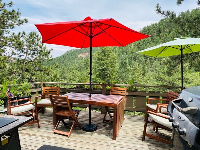 Building Photo - Executive Rental Fully Furnished PERFECT GETAWAY, MOUNTAIN RETREAT WITHIN TOWN!!