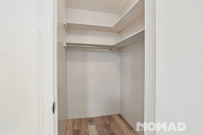 Building Photo - Newly Renovated 2BR Condo in Boulder
