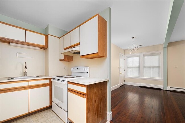 Building Photo - 146 Grove St