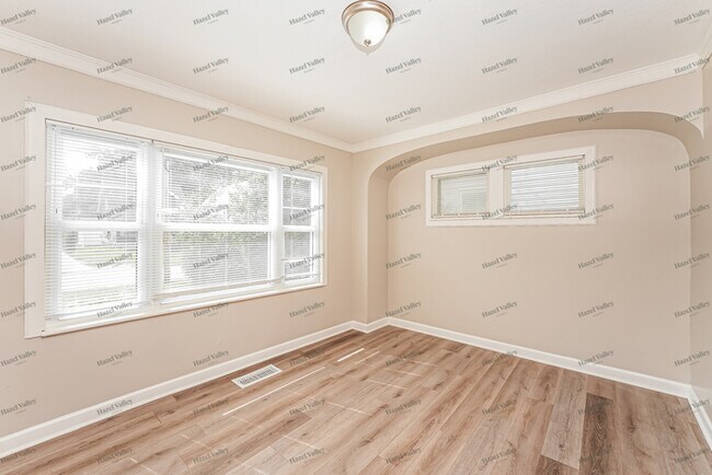 Building Photo - 805 Woodland Ave