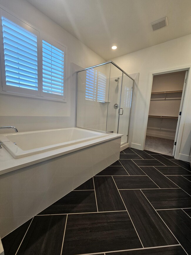 Building Photo - 504 Gemstone Wy