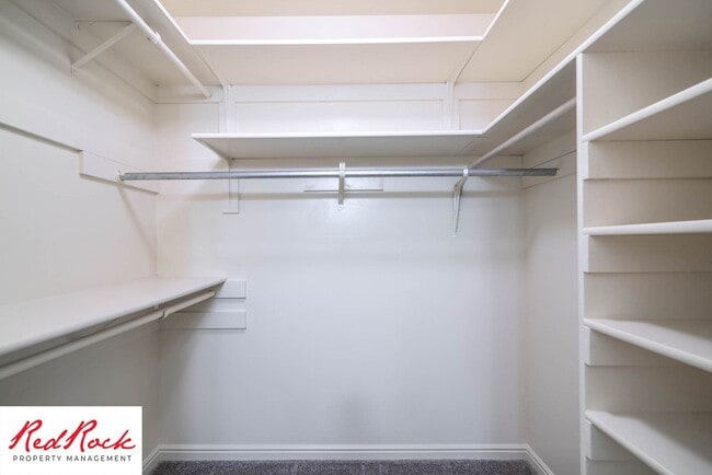 Building Photo - 3 Bedroom End Unit Home in Downtown St. George