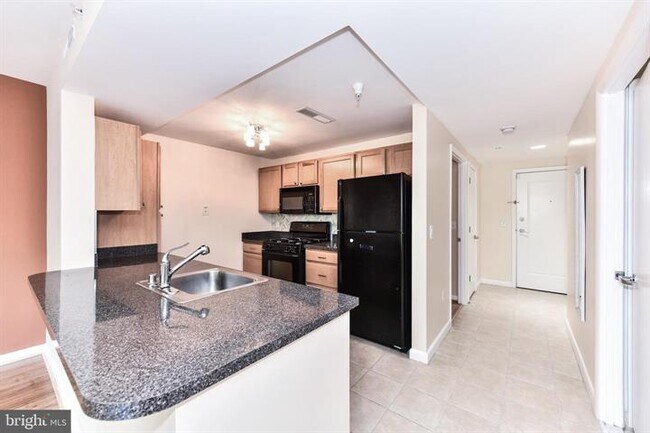 Building Photo - 350 G St SW