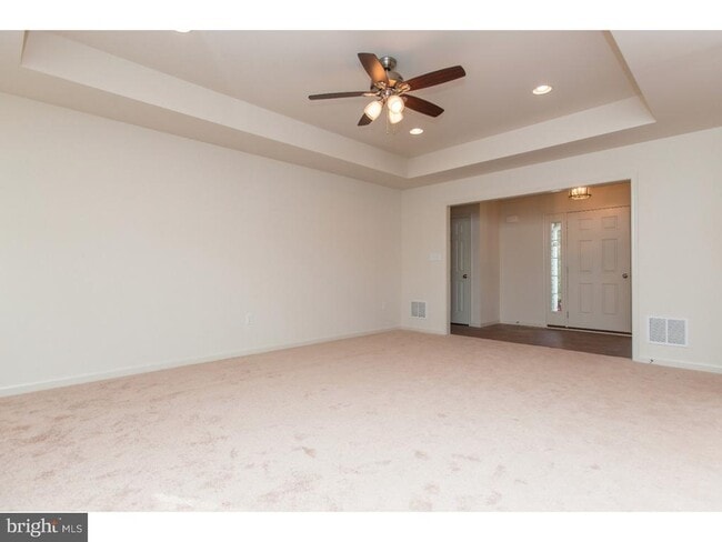 Building Photo - 233 W Woodview Rd