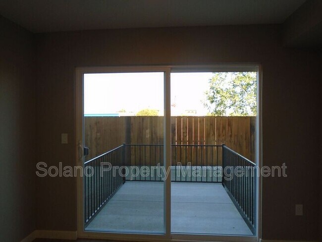 Building Photo - 2401 Broadway St