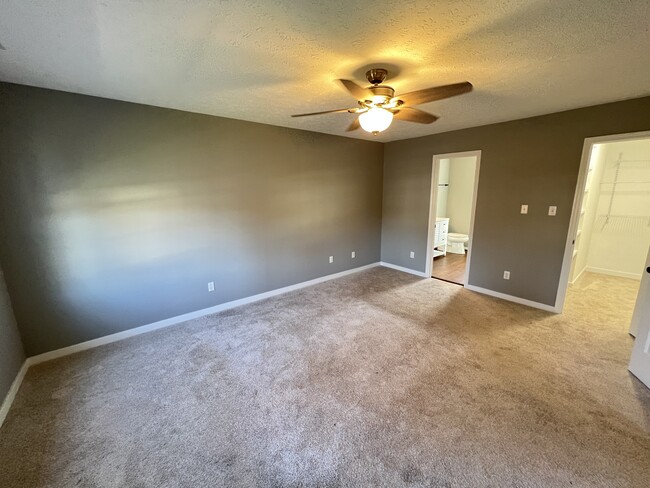 Building Photo - 618 McCauliff Dr