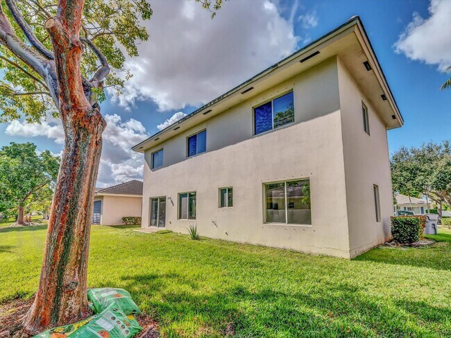 Building Photo - 308 NW 17th Terrace