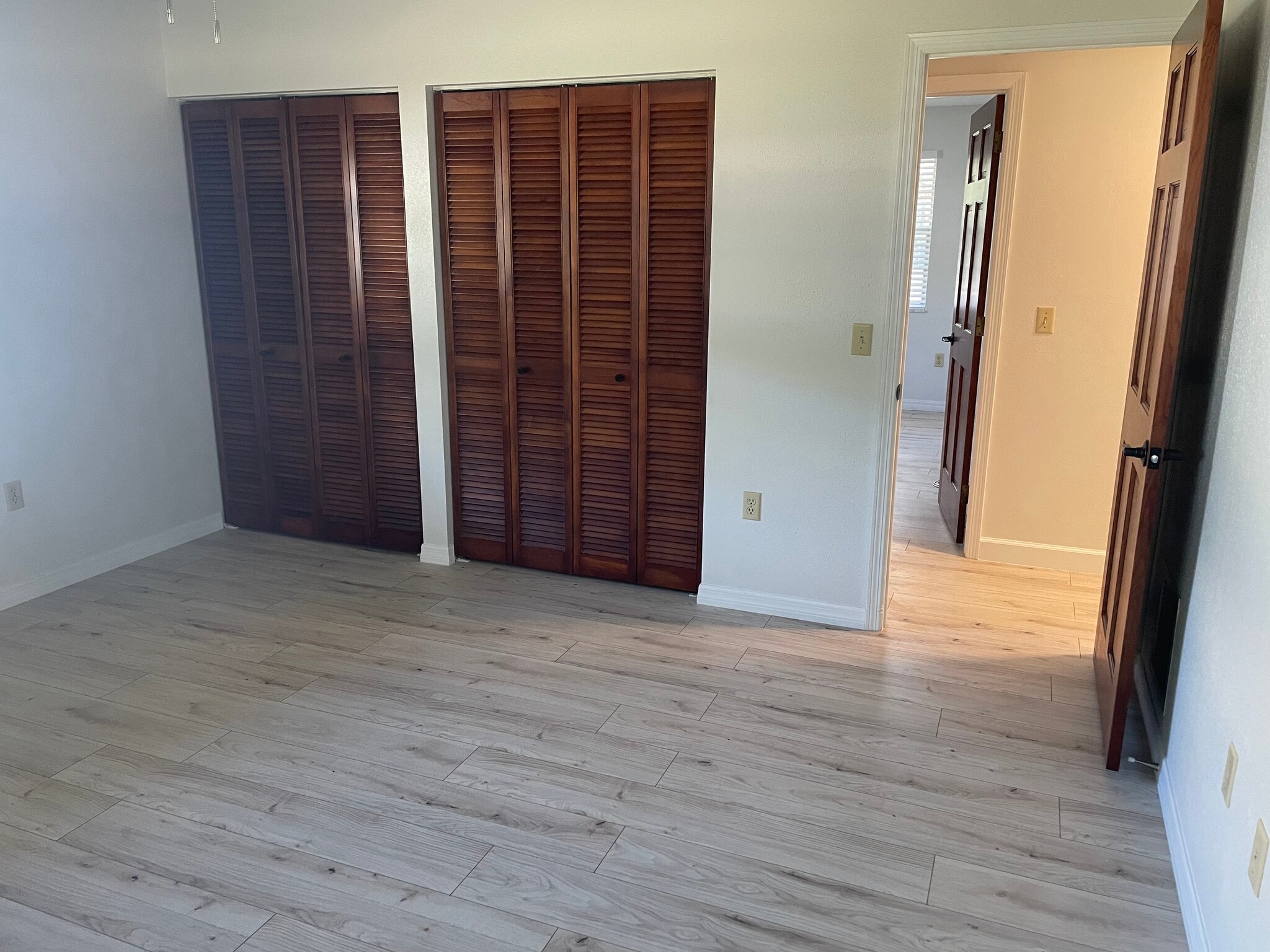 Building Photo - 42 W Highbanks Rd