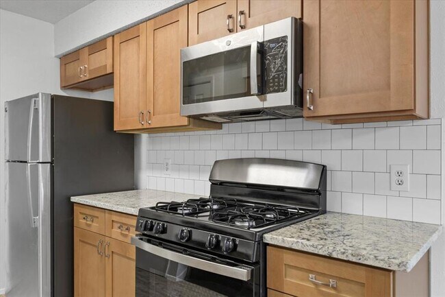 Building Photo - 6300 London Dr