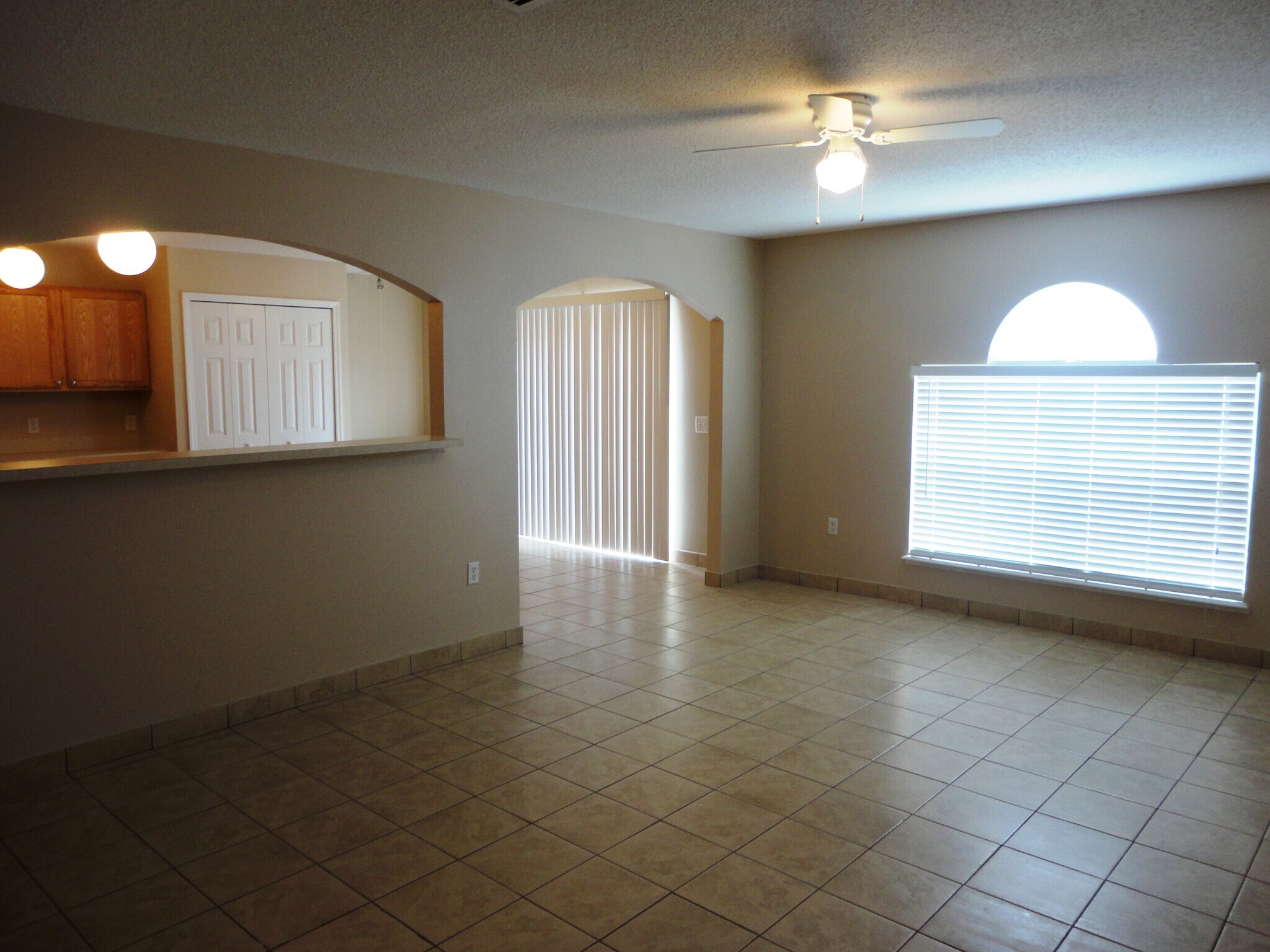 Building Photo - 1019 Brenton Leaf Dr