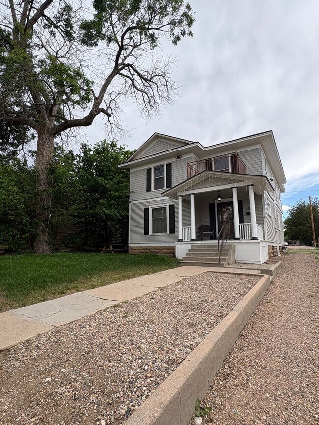 Building Photo - Private Suites in a Beautiful Shared Home Near UNC & Coffee Shops