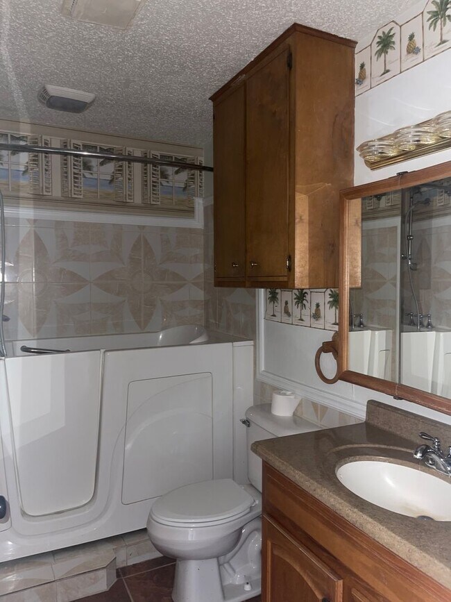 Building Photo - Flour Bluff 3 bedroom 2 bathroom