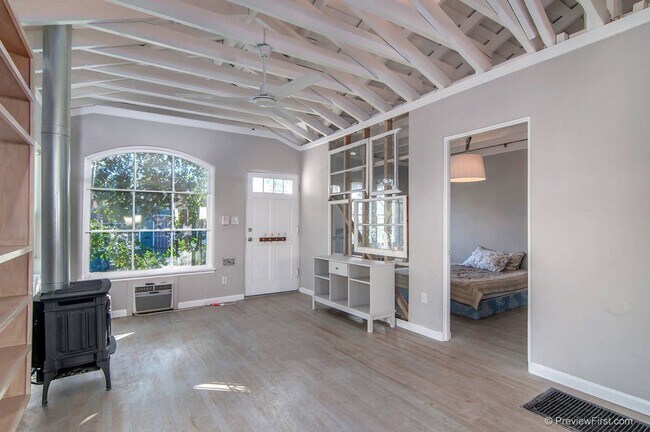 Building Photo - A North Park Gem! Remodeled! One of a kind...