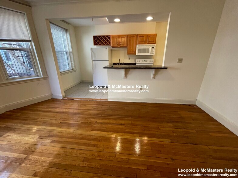 Primary Photo - 117 Park Dr