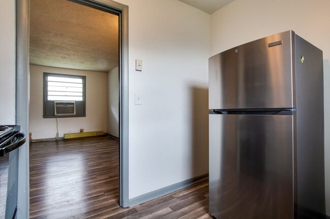 Building Photo - 1733 17th Ave N