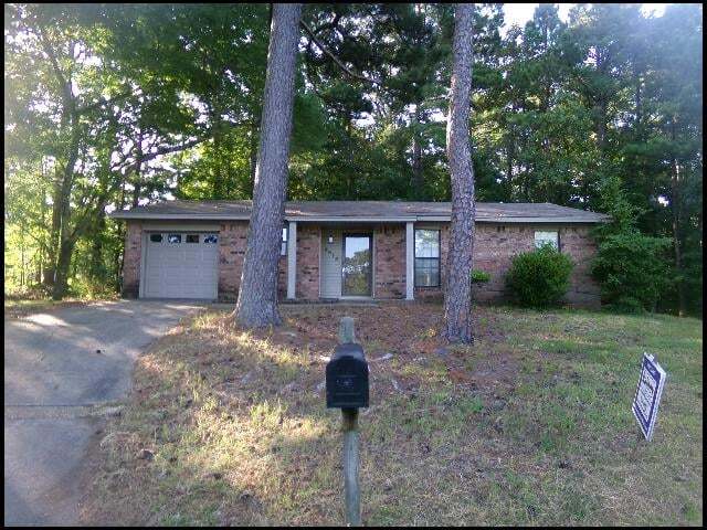 Building Photo - 3915 St James Ct