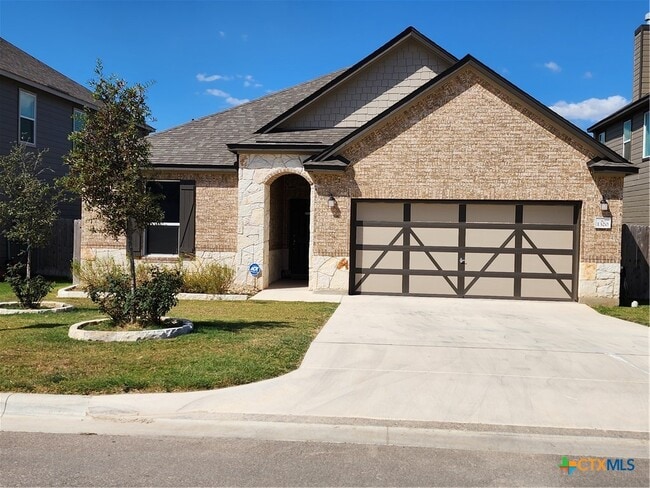 Primary Photo - 1320 Adam Ln