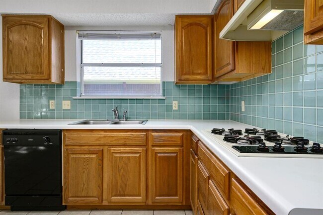 Building Photo - 9312 Silk Oak Cove