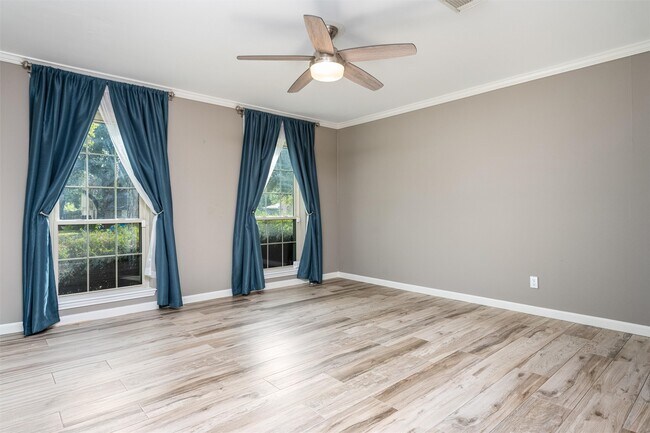 Building Photo - 14602 Oak Bend Dr