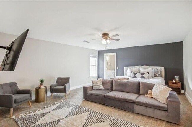 Building Photo - 1384 Lanvale Dr SW